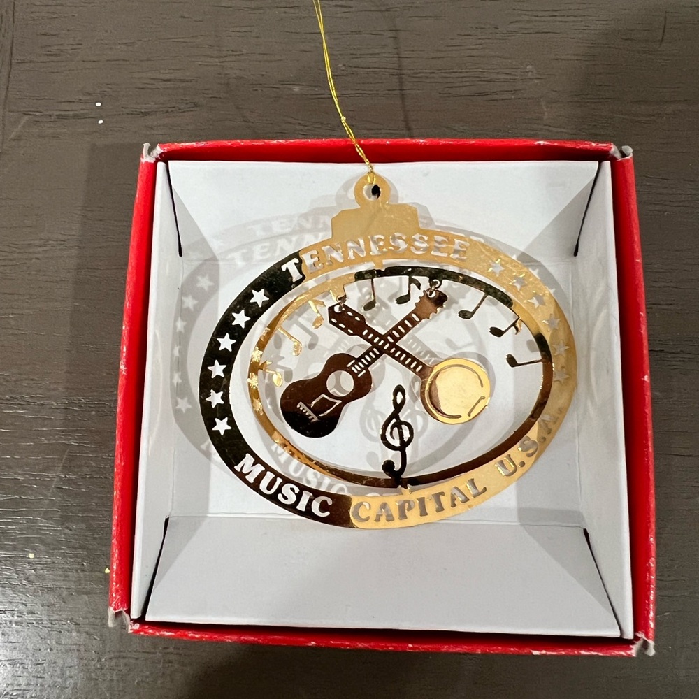 Nation’s Treasures Tennessee Music Capital Ornament